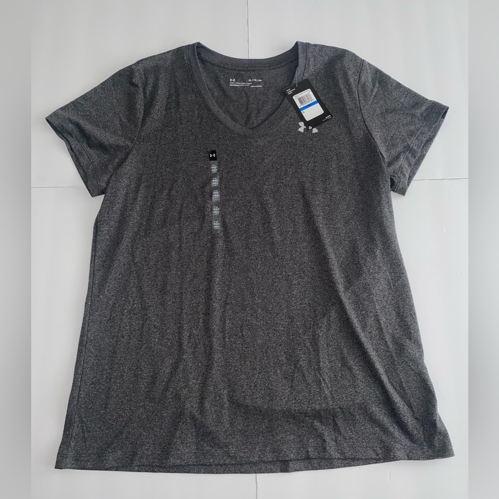 (3) Under Armour HeatGear Semi Fitted V Neck T-shirt Top Athletic Workout XL